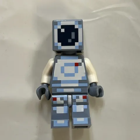 Lego Minecraft Minifigure Skin 4 Pixelated Bright Light Blue Spacesuit 853610!