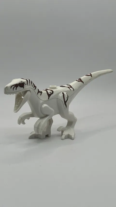 LEGO White Atrociraptor Dinosaur Minifigure Jurassic World from 76945 Atrocira02