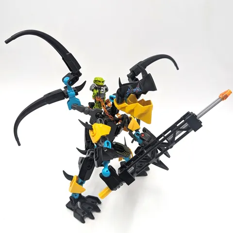 LEGO Hero Factory Invasion From Below : FLYER Beast vs BREEZ – Set 44020 