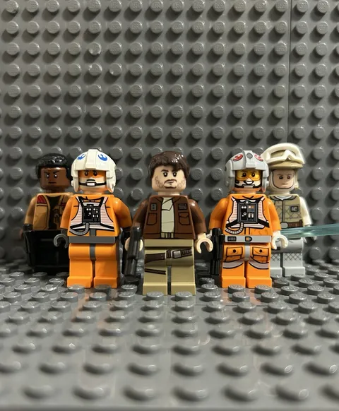 LEGO Star Wars minifigure lot of 4 Rebel Pilots x2 Hoth Soldier w/ weapons