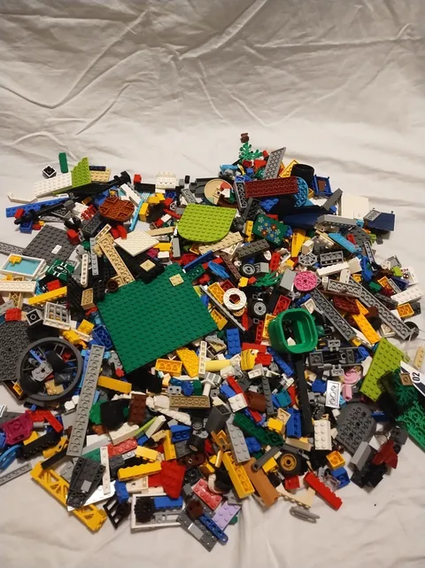 4 Lbs LEGO Bricks Plates and More Bulk Lot (LOT 002)