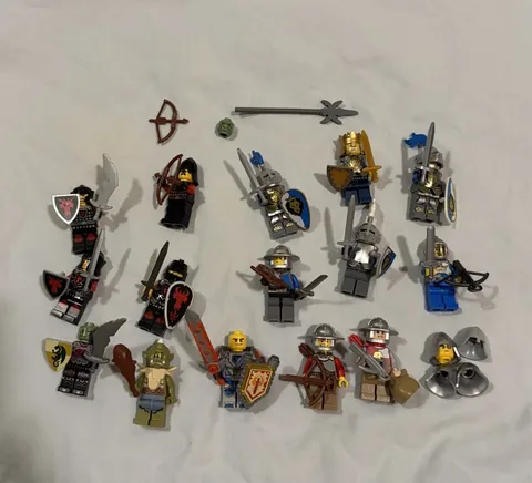 LEGO Castle Knights & Soldiers Minifigure Lot w/ Weapons Armor Shields