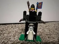 Vintage (1992) LEGO Castle 1888 Black Knights Guardshack - 100 % complete RARE