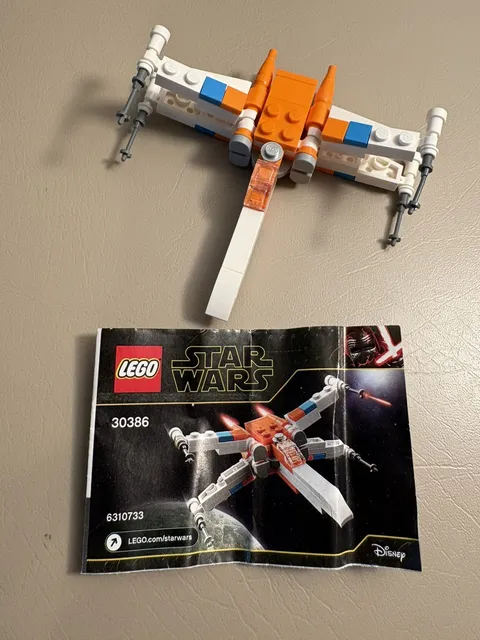 LEGO Star Wars #30386 Poe Dameron's X-wing Fighter - 100% Complete. Zip Lock bag