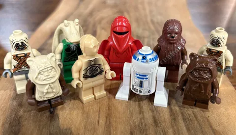 LEGO Lot of 9 Iconic Star Wars Classic and Retired Figures - Rare LEGO Star Wars