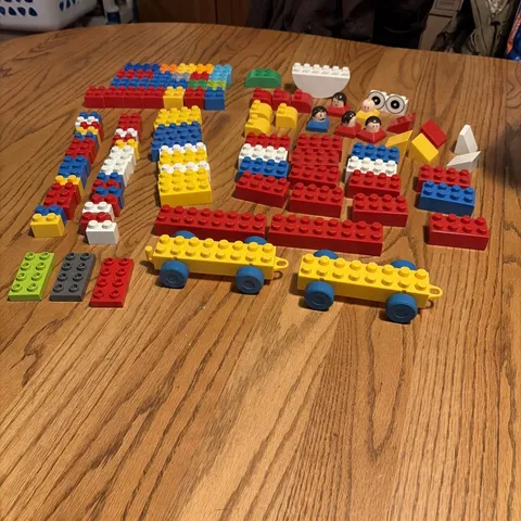 Lego Duplo Lot Of 115 Replacement Parts - Vehicles, Bricks, People & Plate