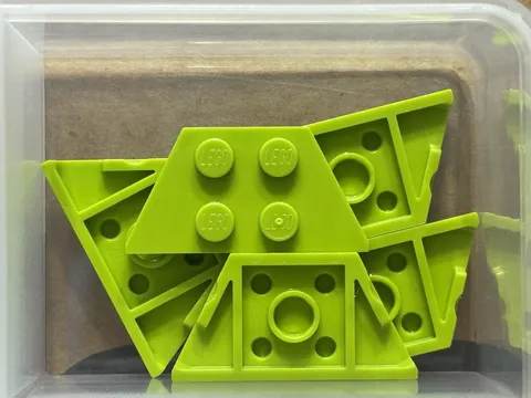 LEGO Parts - Lime Wedge, Plate 2 x 4 - No 51739 - QTY 5