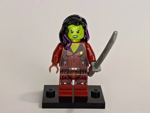 Lego Marvel Super Heroes Minifigure SH0124 Gamora Dark Red Suit