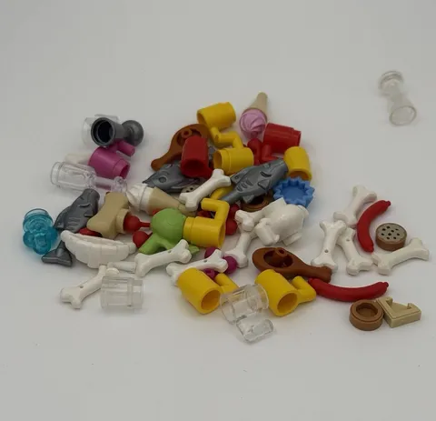 LEGO Piece Minifigs Friends Lego Food Accessories Lot of 50 pieces 003