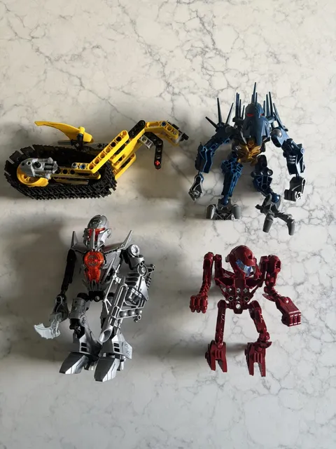 Lot of LEGO Bionicle & Hero Factory, Dunkan Bulk 7168, Piraka 7137, Incomplete