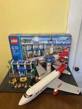 LEGO CITY - 3182 Airport COMPLETE w/ Box - No Manual - 2010 Retired