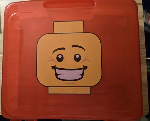 2013 LEGO Minifigure Head Red Project Portable Case  measurement 10.5x7.5" 