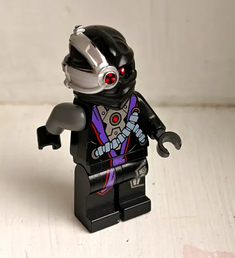 LEGO Ninjago General Cryptor njo0092(Missing neck armor, cracked torso)