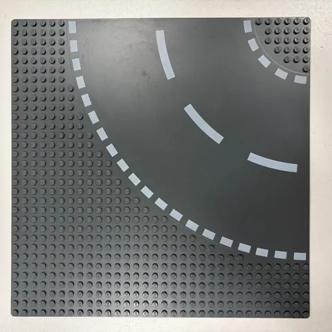 Lego Baseplate Road 32 x 32 6-Stud Curve w/ White Dashed Lines Pattern (44342p2)