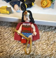 LEGO DC Wonder Woman Minifigure w/ Gold Lasso and Red Cape, Plastic Fabric