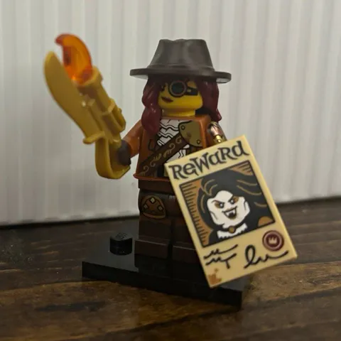 LEGO Minifigures Series 29 Minifigure Monster Hunter w/Reward Poster 71052