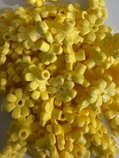 LEGO-NEW-#32606-BRIGHT LIGHT YELLOW-FLOWER W/ 7 THICK PETALS AND PIN-20 PIECES