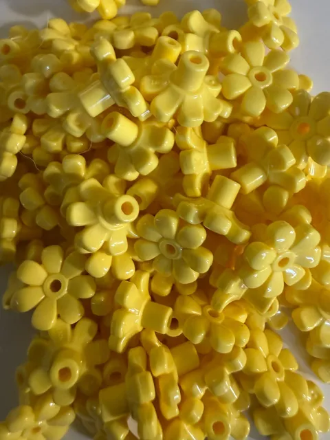 LEGO-NEW-#32606-BRIGHT LIGHT YELLOW-FLOWER W/ 7 THICK PETALS AND PIN-20 PIECES