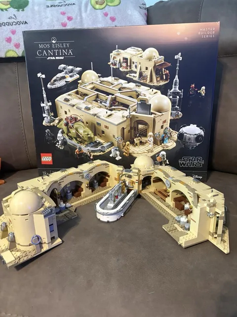 LEGO Star Wars 75290 MOS Eisley Cantina Master 3187 Mini Figs Included!