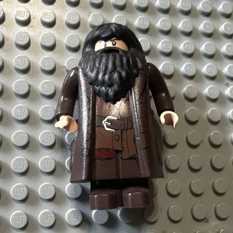 LEGO Rubeus Hagrid Minifigure Brown Coat Beard Long Hair Harry Potter Theme