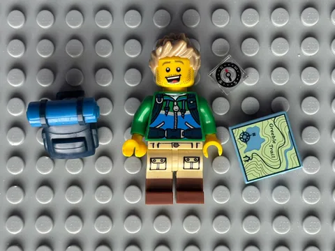 Lego Series 16 Minifigure Hiker col16-6 Backpack Compass Map Tile