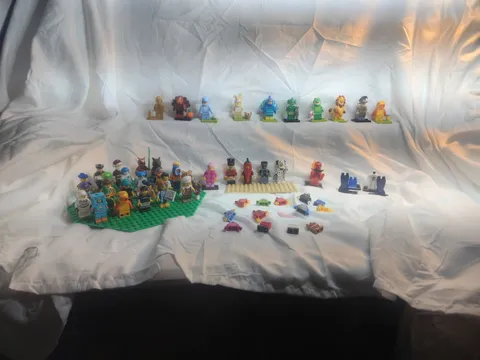 ULTIMATE LEGO Minifigure Collection: 50+ Figures &  Gold 20th Anniversary 
