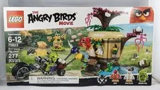 LEGO 75823 The Angry Birds Movie 277 Piece Bird Island Egg Heist 6-12 Sealed New