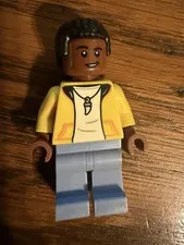 LEGO JURASSIC WORLD DARIUS BOWMAN MINIFIGURE WITH FREE SHIPPING