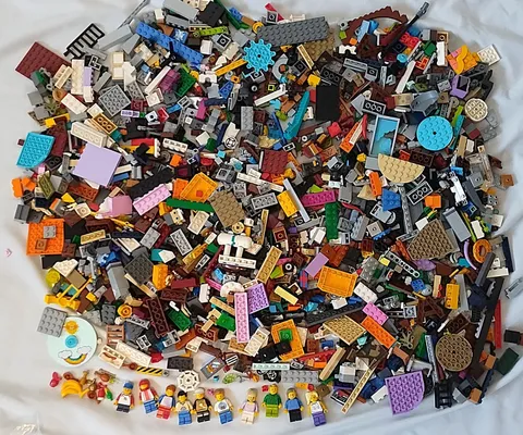 Lego LOT: Small SPECIALTY Bricks~ Blocks, Minifigures, Accessories 4+ Pounds