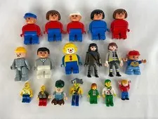 Lot 15 Vintage LEGO Duplo Figures 1977 Brick Style Clown Skate + 3 Playmobil