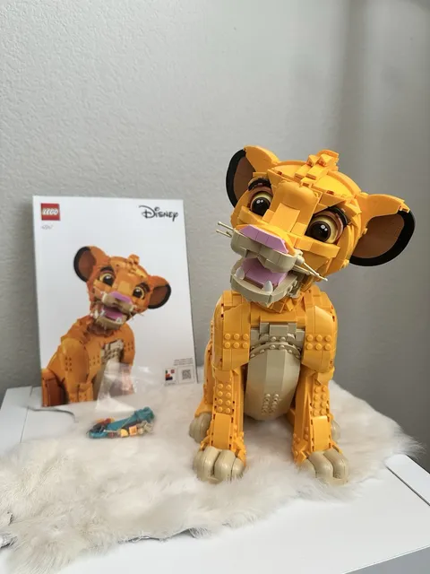 LEGO Disney Young Simba the Lion King (43247)-complete W/Manual & Extra Pieces