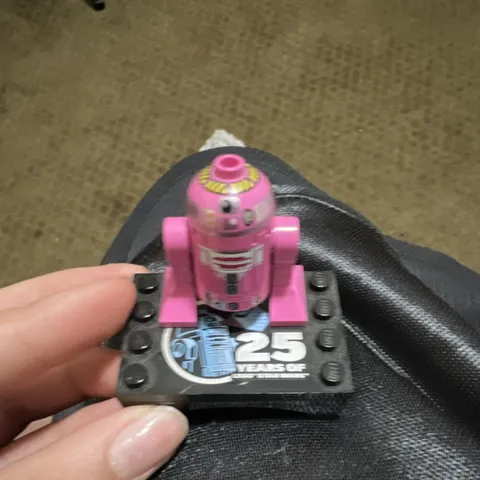 Lego Star Wars Droid QT-KT  25th Anniversary Stand from Set 40755
