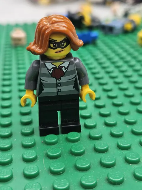 LEGO® Minifigure Town cty0753 Police City Bandit Female Black Eye Mask