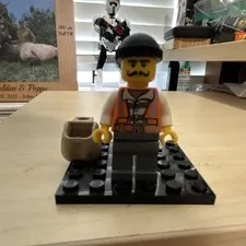 LEGO Construction Criminal mustache brown back bag good con