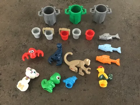 Lego cans and animals lot