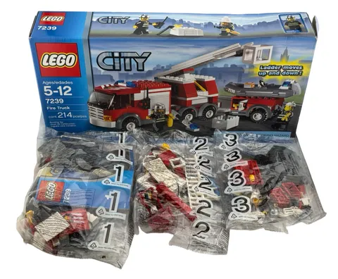 LEGO CITY Fire Truck 7239 Complete in Bags w/ Original Box & Instructions