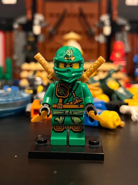 LEGO NINJAGO | Tournament of Elements Lloyd Jungle Robe | USED CONDITION