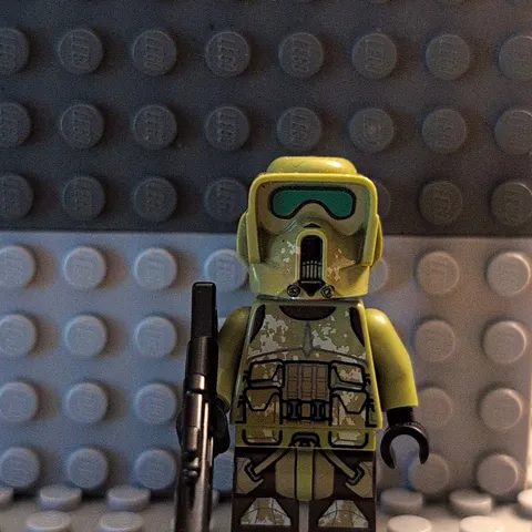 LEGO 41st Scout Trooper Minifigure Olive Green Camouflage & Black Rifle