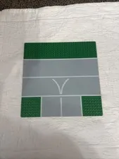 LEGO Base plate Road 32 x 32 7-Stud T Intersection Runway V Narrow Pattern