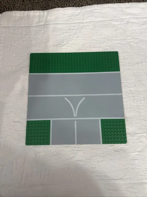 LEGO Base plate Road 32 x 32 7-Stud T Intersection Runway V Narrow Pattern
