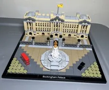 LEGO ARCHITECTURE: Buckingham Palace (21029) Complete No Box No Manual 8” X 7”