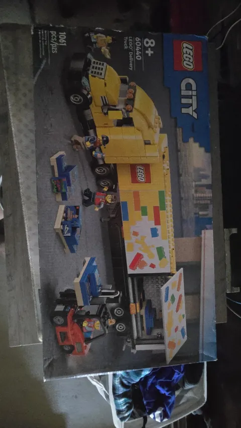 LEGO CITY: Yellow Delivery Truck (60440)