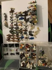 Over 80 pieces LEGO Star Wars Minifigure Mixed Lot w/ Droids & Accessories