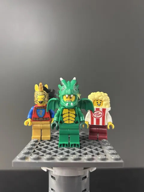 LEGO Costume Minifigure Lot Series 23 Popcorn Dragon & Store Exclusive Unicorn