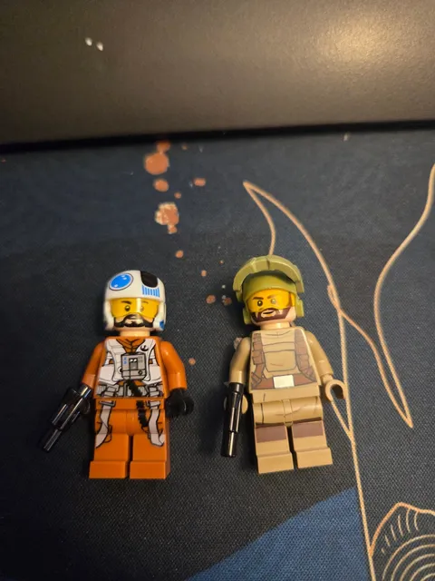 Lego Resistance Minifigures, 1 trooper 1 pilot. Force Awakens Era
