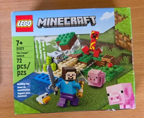 LEGO Minecraft The Creeper Ambush set (model 21177) Box Damage 