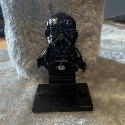 LEGO Star Wars TIE Fighter Pilot Minifigure Figure Black w/ Helmet Display Stand