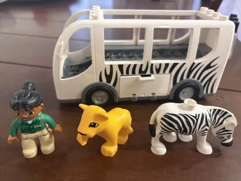 LEGO DUPLO STRIPED ZEBRA, LION AND VAN Animal Safari Zoo