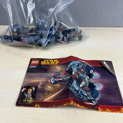 LEGO Star Wars Droid Tri-Fighter Set 7252 Revenge of the Sith 2005 with Manual