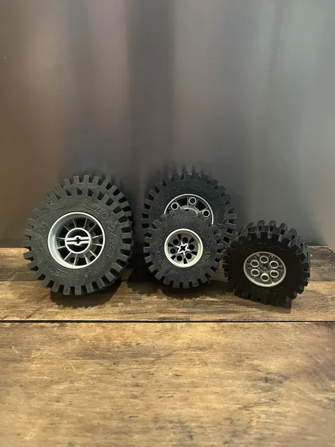 LEGO TECHNIC Wheel 3x 24x43 Black Rubber Tire Light Gray 3740 3739c01 + 2x 20x30